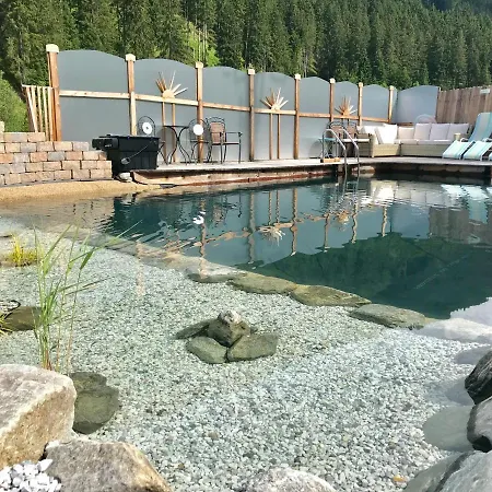 西纳特自由空间公寓